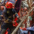 (Video) Snažan zemljotres u bangladešu: Sve se treslo, ima mrtvih: Ljudi padali sa krovova, ginuli i pešaci