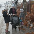 (Foto, video) Tri sestre iz Kruševca ostale bez majke, a sada Badnji dan provode napolju iz srceparajućeg razloga! "Pokušavao…