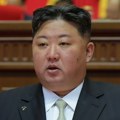 Kim Džong Un tvrdi da su bolji odnosi sa SAD mogući, ali obećava povećanje nuklearnog oružja
