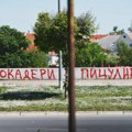 Vojvodina poprište "propagandnog rata": Uvredljiv tranparent i na zgradi žrtava Holokausta