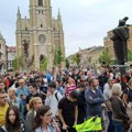 „Da li je ovo osveta deci zato sto su digli glavu i rekli šta misle?“: Održan protest učenika, roditelja i nastavnika Jovine…