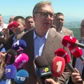 Vučić na Kablaru: Stakleni vidikovac može da izdrži do 150 tona