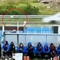 Napucao loptu u aut, pa izazvao saobraćajnu nesreću! Ovako nešto nikad niste videli