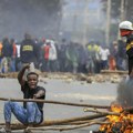 U protestima u Keniji protiv visokih troškova života ubijeno šest osoba a desetine ranjeno