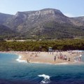 „Otimanje diteta materi“: Meštani Bola ne daju jednu od najlepših plaža na svetu