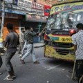 Сукоб полиције и демонстраната опозиције у Бангладешу, има и мртвих
