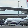 "Vrata pakla su se otvorila": Dramatične ispovesti iz aviona u kojem je stradao putnik tokom turbulencija