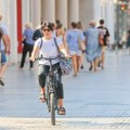 Svake godine oko 11.000 osoba napusti našu zemlju
