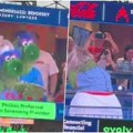Na utakmici prikazana parodija na aferu sa koncerta grupe Coldplay: Publika masovno umirala od smeha "Ovo je moja supruga“