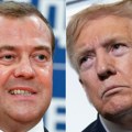 Medvedev bocnuo Trampa: "Požuri, inače... nema više zvezdica na zastavi"