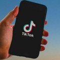 Evropska komisija: Tiktok mora da promeni dizajn zbog podsticanja zavisnosti kod dece