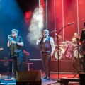 Crvena Jabuka slavi četiri decenije muzike i karijeru od 200 pesama koncertom na Spensu