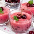 Griz sa višnjama – penast i nežan poput musa Brza i lagana poslastica bez mleka