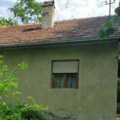 U Beogradu ne možete kupiti ni tri kvadrata, a ovde dobijate celo imanje: Kuća od 80 kvadratnih metara i 10 ari placa nadomak…