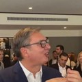 "Pevaću im i 25. oktobra uveče" Vučić na koktelu sa zaposlenima u Predsedništvu, pesmu posvetio političkim protivnicima (video)…