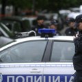 Incident na Novom Beogradu: Muškarac priveden kod Starog Merkatora, pa pobegao iz policijskog vozila