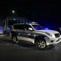 Detalji pucnjave u Resniku: Muškarac dok je izlazio iz svog "BMW" čuo dva pucnja pa pogođen u ruku, hitno prebačen na VMA