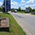 Magistralnim putem Beograd-Kragujevac – Služe li uvale na kolovozu kao nova vrsta horizontalne saobraćajne signalizacije…
