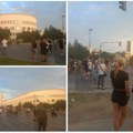 Protesti Novosađana zatvorili raskrsnicu kod Banovine (video)