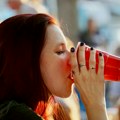 Naučnici testirali 155 najpopularnijih napitaka: Evo u kojima ima najviše mikroplastike