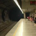 Putnički voz više od tri sata zaglavljen u tunelu kod stanice „Vukov spomenik“