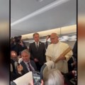 Papa Lav drži bejzbol palicu u avionu! Hit snimak na društvenim mrežama (foto/video)