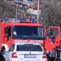 (Video) Drama kod Prijepolja: Vatra progutala automobil, pričinjena velika materijalna šteta: Na licu mesta vatrogasci i…