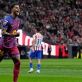 Barselona se mučila sa igračem više protiv Atletika, Levandovski srećno doneo pobedu vrednu titule