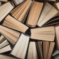 Средњошколци спојили уметност и хуманост: Догађај "Књиге, браћо, књиге" окупио више хиљада посетилаца широм Србије…