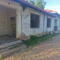 Bez dozvole roditelja funkcioneri u Žitorađi se slikali sa đacima, pa brisali dokaze sa stranačkog Fejsbuka