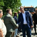 (Foto) Vučić obilazi završne radove na modernizaciji puta između Gornjih i Donjih Sinkovaca kod Leskovca