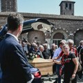 Legende fudbala se poklonile Bareziju: Hiljade ljudi došlo da se oprosti od najvećeg "rosonera" u istoriji