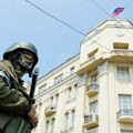 Rostovom odjekuju pucnjava i eksplozije! Vojska prolazi gradom, na ulicama su i tenkovi, a ljudi panično beže! (video)