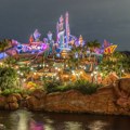 Miki Maus na talasima: Tokijski "Dizni Si" jedinstven zabavni park na svetu