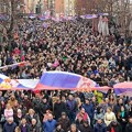 Građani Kosovske Mitrovice održali protesni skup zbog ukidanja dinara: Ovo su njihove poruke