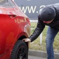 Pazite se dobro ovog trika lopova Ako ovo pronađete na automobilu, budite sigurni da ste na meti kradljivaca (video)