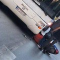 Stravična slika sa čačanskih ulica, motociklista podleteo pod točkove autobusa