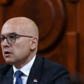 „Mi smo stari sendvičari“: Nova bizarna objava Miloša Vučevića i još bizarniji botovski komentar na nju