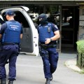 Beograđanin (21) bacio bombu u Novom Pazaru: Mladić uhapšen nakon eksplozije u dvorištu porodične kuće: Oštećena i kola