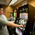 Šapčane šokirao snimak maloletnika za slot mašinom: Stručnjaci upozoravaju na pitanje kontrole kockanja