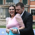 (Foto) Ženi Slobe Vasića se slošilo, završila u hitnoj. Muž joj je u bolnici Laza Lazarević, a ona se oglasila: "Molim vas za…