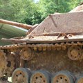 Bager zakačio nešto tokom iskopavanja: Posle 80 godina iz zemlje izvučen gotovo netaknut nemački tenk!