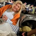 Prva fotografija Suzane Mančić sa unukom: Voditeljka puca od ponosa i sreće, porodica uživa u restoranu: "Moj Mijat i ja"