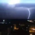Snažna oluja u Beogradu, seva nad novim Beogradom! Nevreme stiglo u glavni grad, očekuju se velike padavine