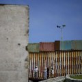 VIDEO: Deo Berlinskog zida postavljen na američko-meksičkoj granici