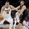 Jokić se na teren vratio fenomenalnim tripl-dablom, Denver sa pola snage razneo Hjuston!