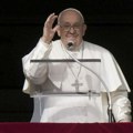 Papa Franja osudio nasilje nad ženama: Ko god njima naudi, time vređa i Boga