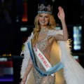 Izabrana nova Miss sveta: Plavokosa lepotica Kristina je opčinila sve! Evo odakle dolazi