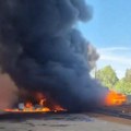 Katastrofalne posledice požara u srebreniku: Ima mrtvih, povređena 4 vatrogasca (video)