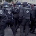 Video: Njemačka policija nasilno guši propalestinske demonstracije